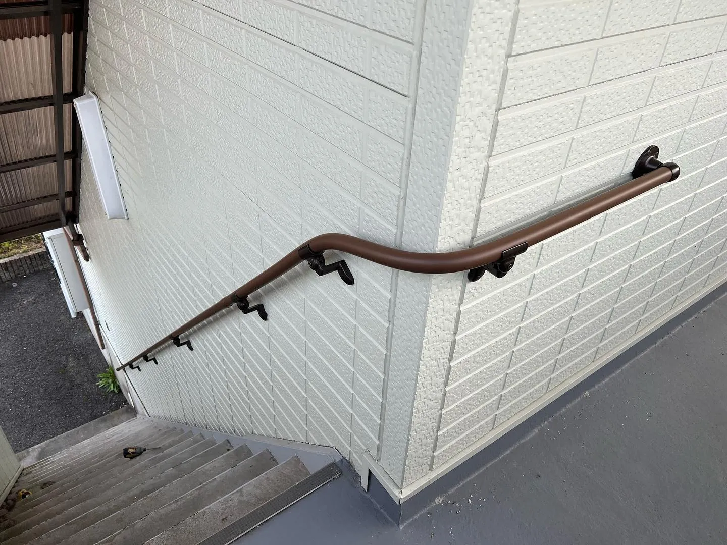 アパートの屋外階段手摺り工事☺️
